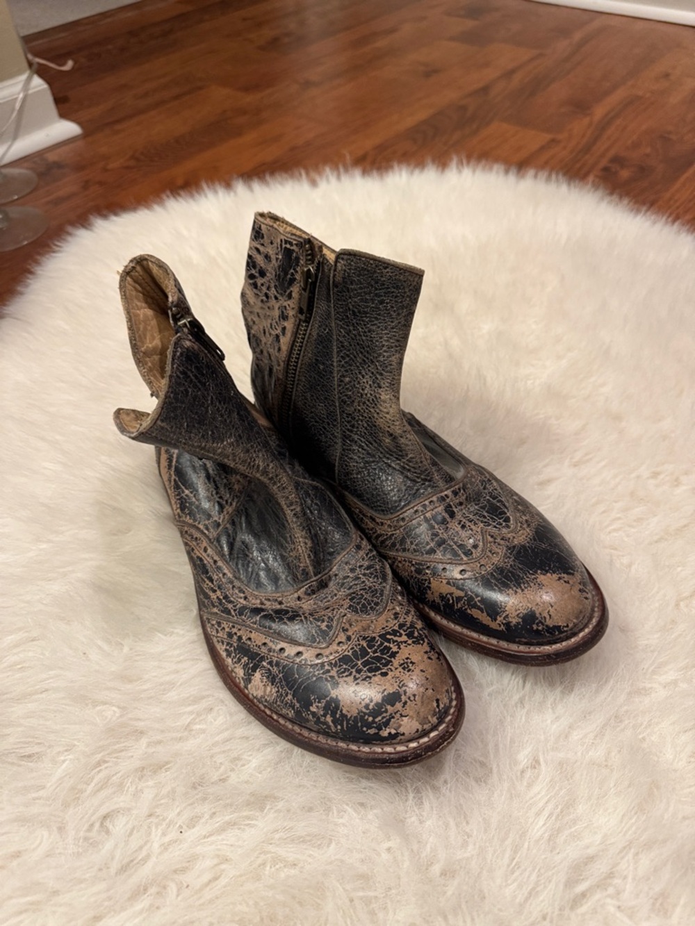 Bed Stu Black and Brown Distressed Women Leather Ankle Booties Size 9 pre-owned